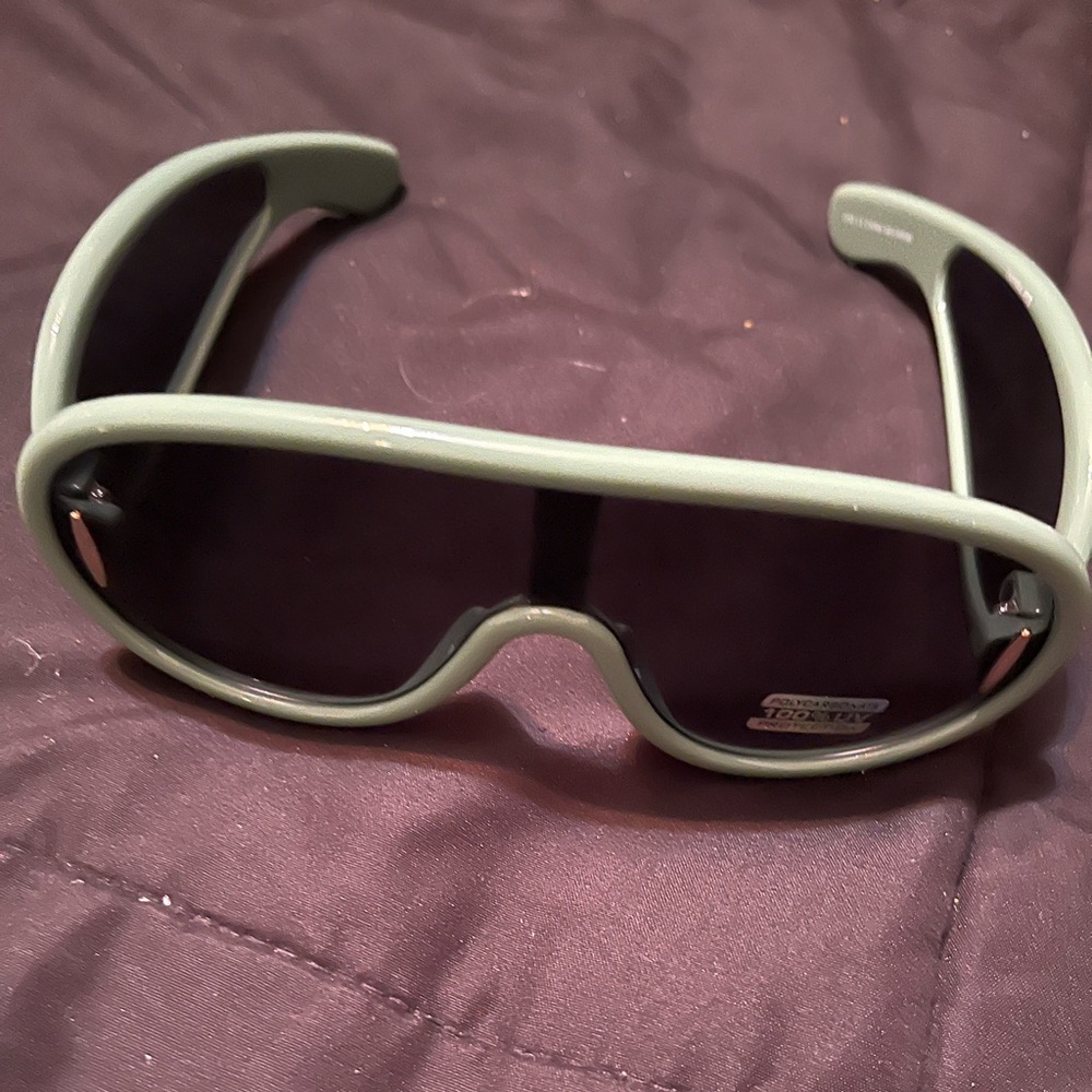 Green avatar sunglasses